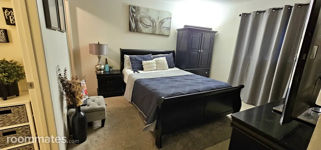 Profile photo 6 of 11