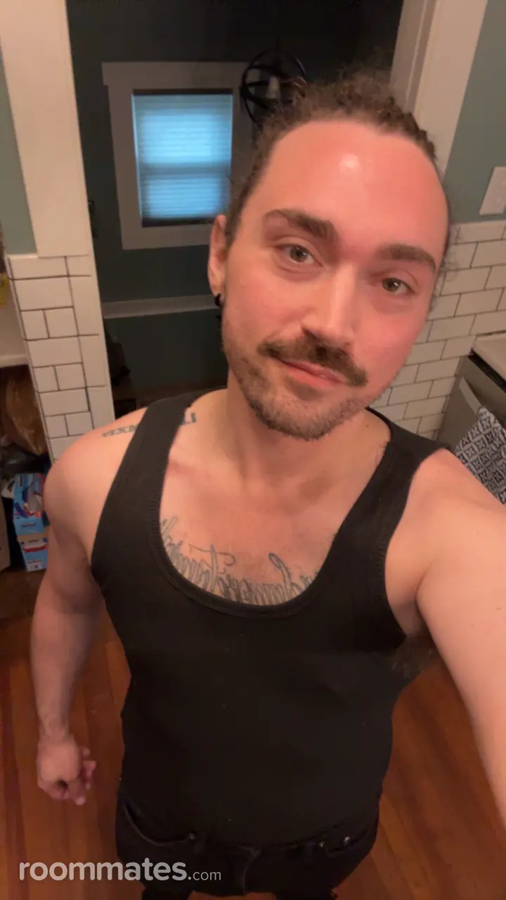 Profile photo 12 of 21