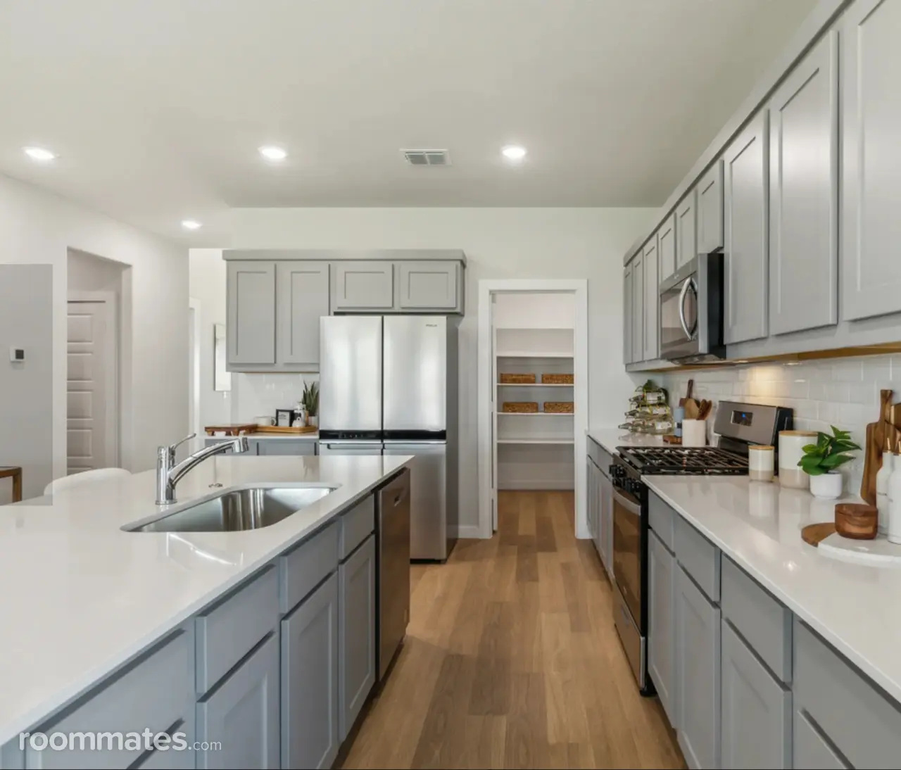 Profile photo 8 of 10