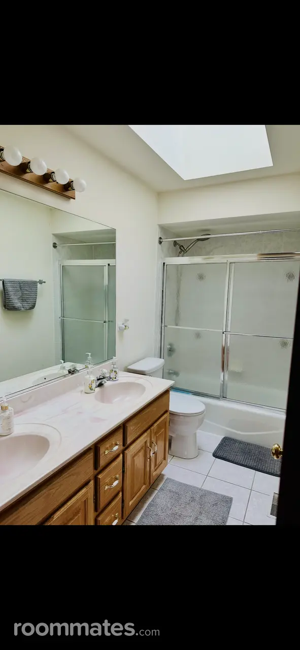 Profile photo 5 of 11