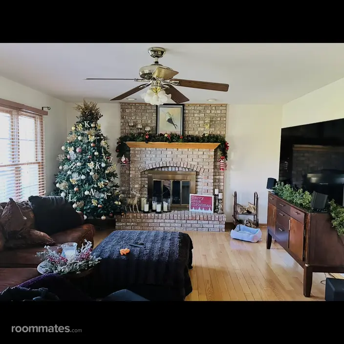 Room for rent in Naperville, IL $1200, house