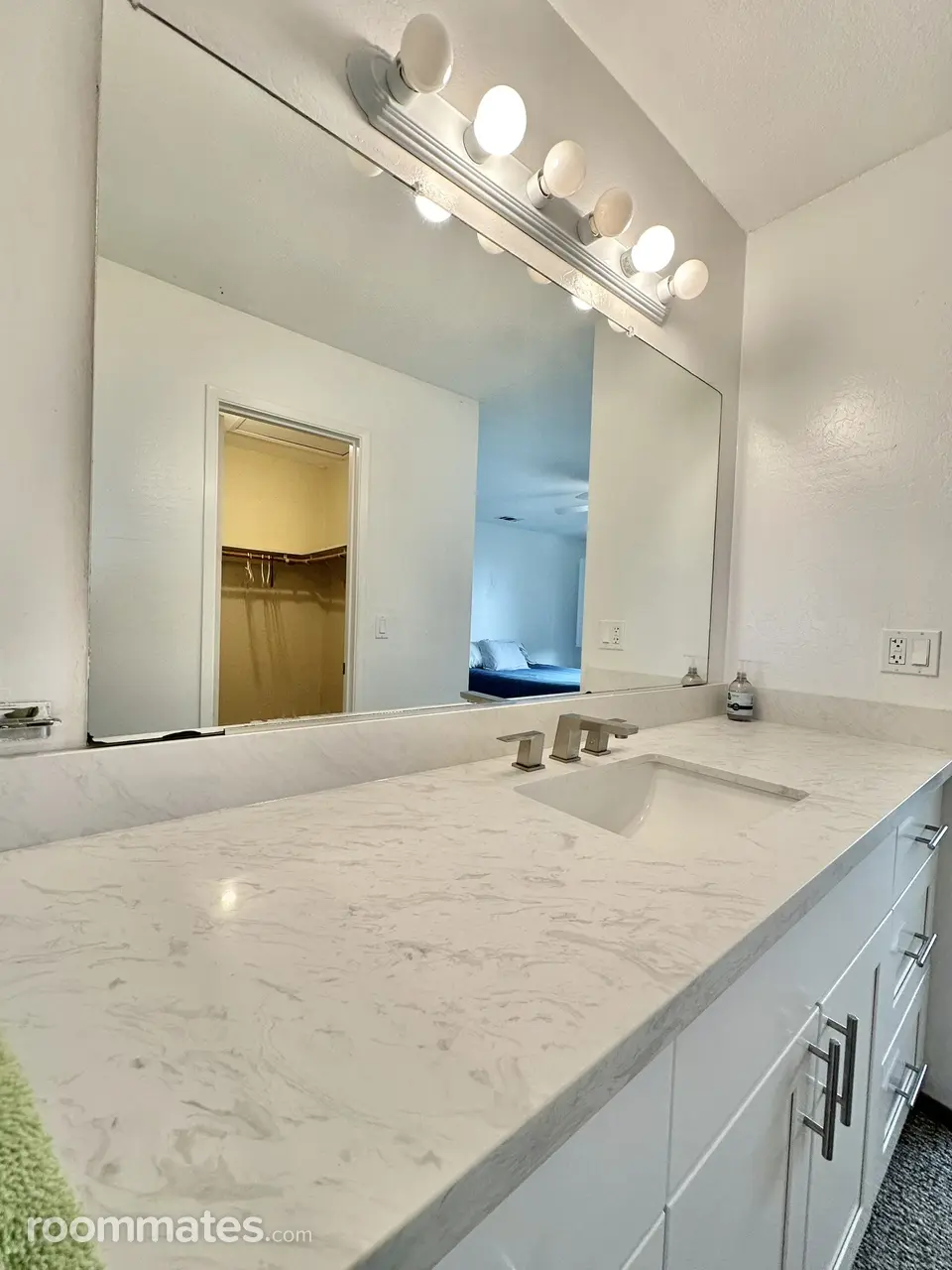 Profile photo 4 of 11