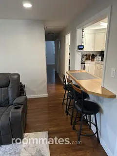 Room for rent in Weymouth, MA $1300, house