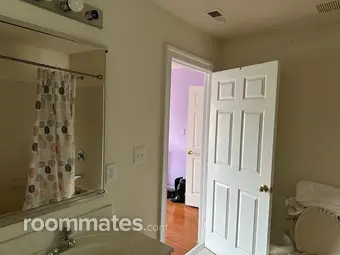 Room for rent in Easton, PA $950, house