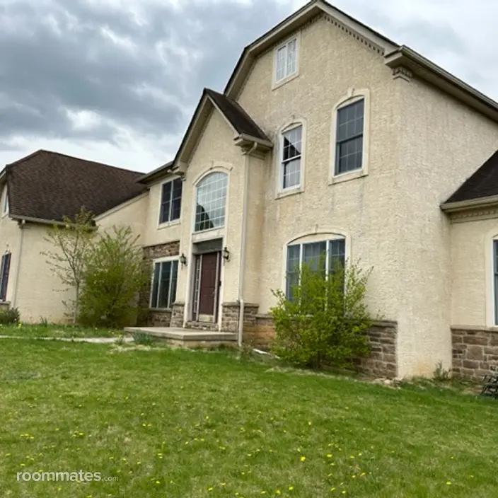 Room for rent in Easton, PA $950, house