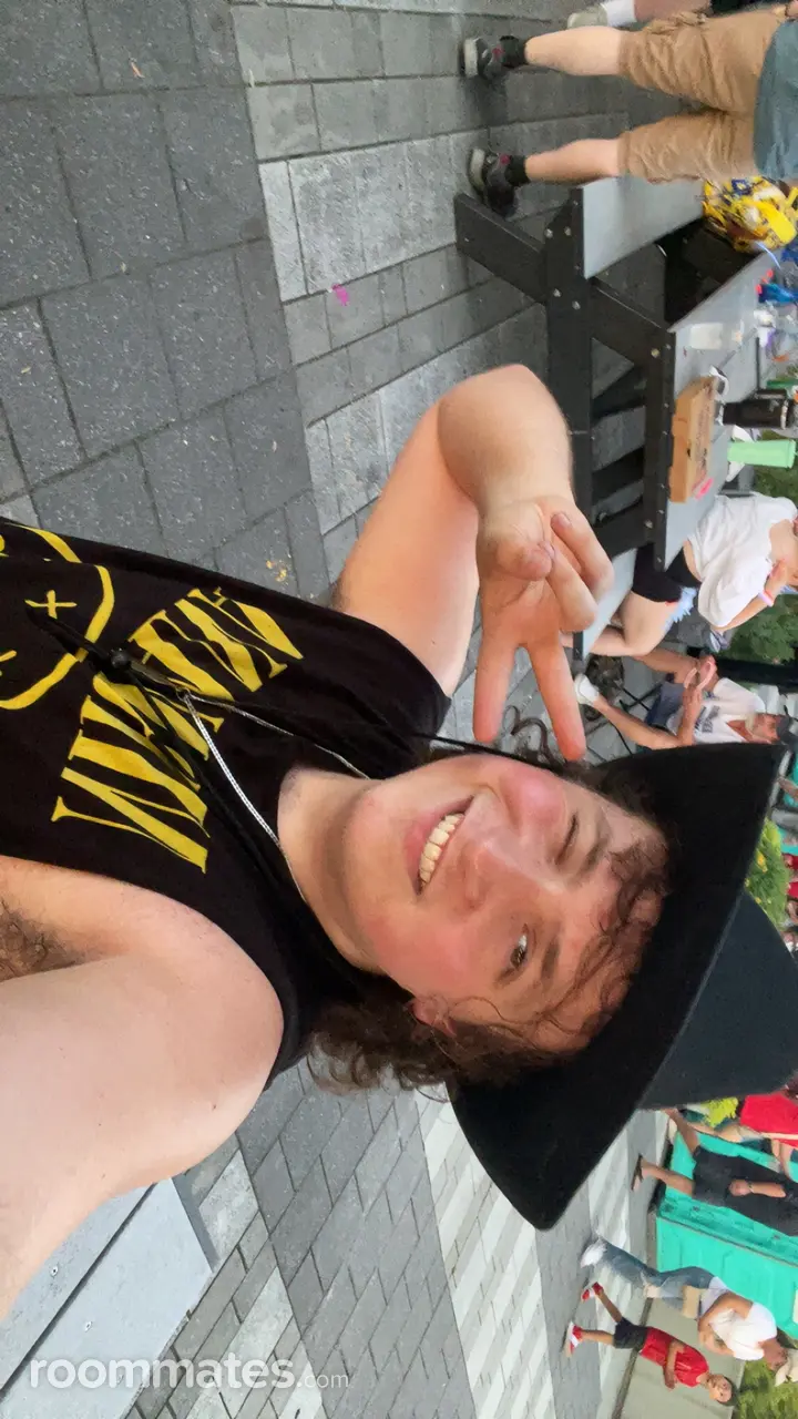 Profile photo 9 of 9