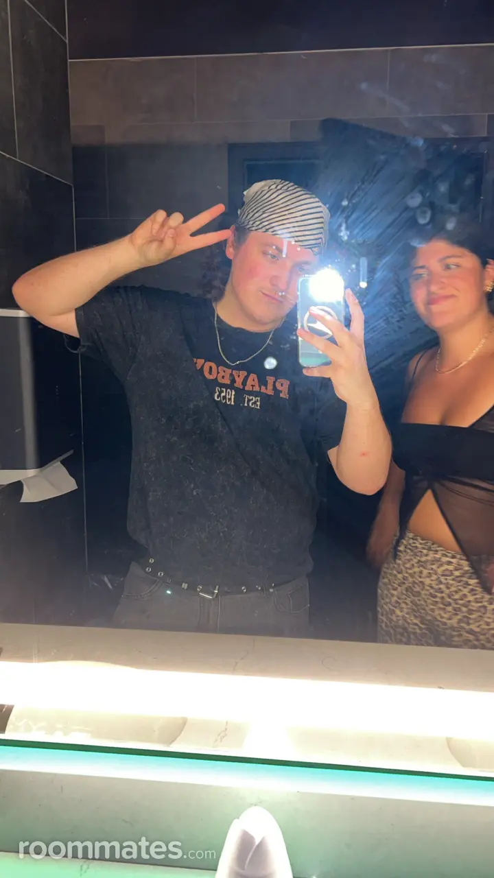 Profile photo 6 of 9