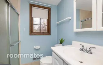 Room for rent in Berlin, NJ $1200, house