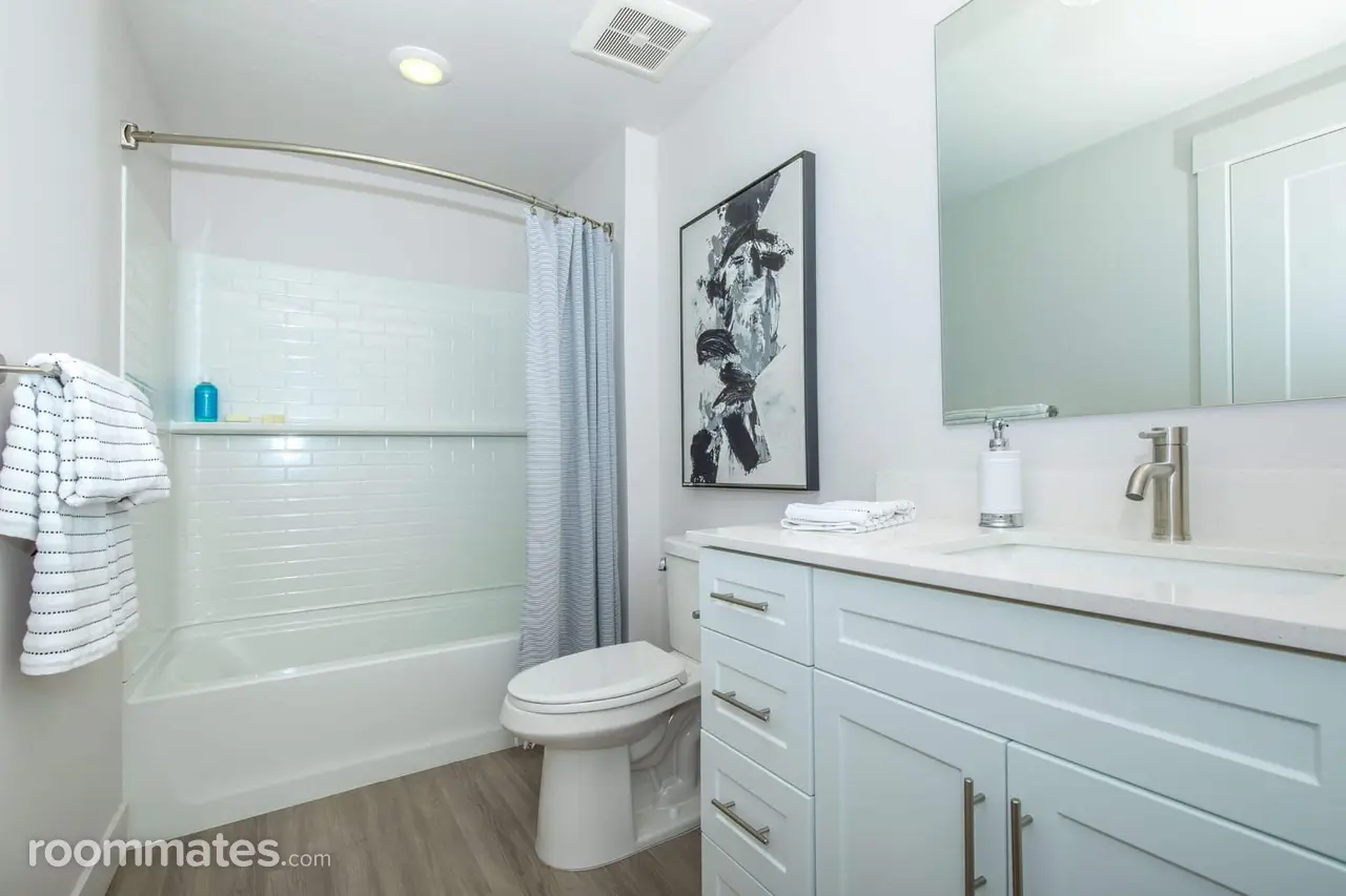 Profile photo 3 of 8