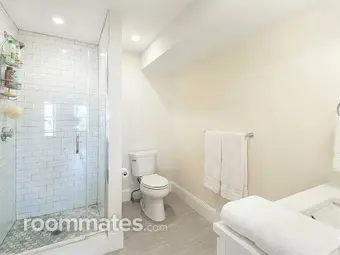 Room for rent in Boston, MA $1000, townhouse