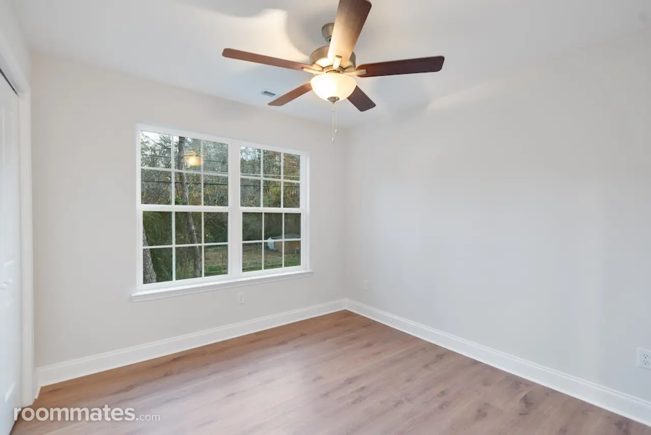 Profile photo 5 of 8