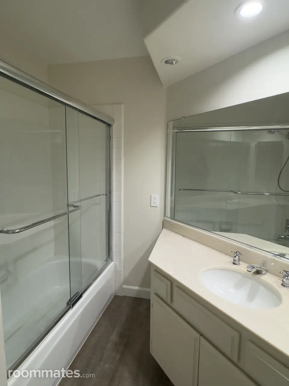 Profile photo 1 of 9