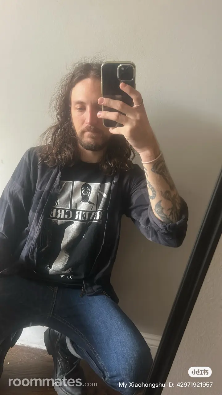 Profile photo 1 of 2