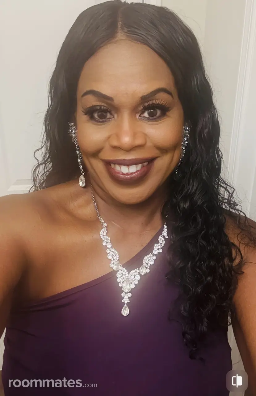 Profile photo 3 of 10