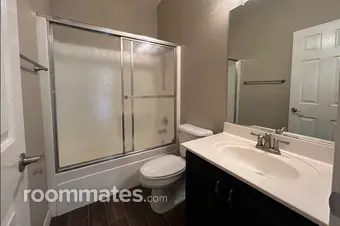 Room for rent in Glendale, AZ $1250, house