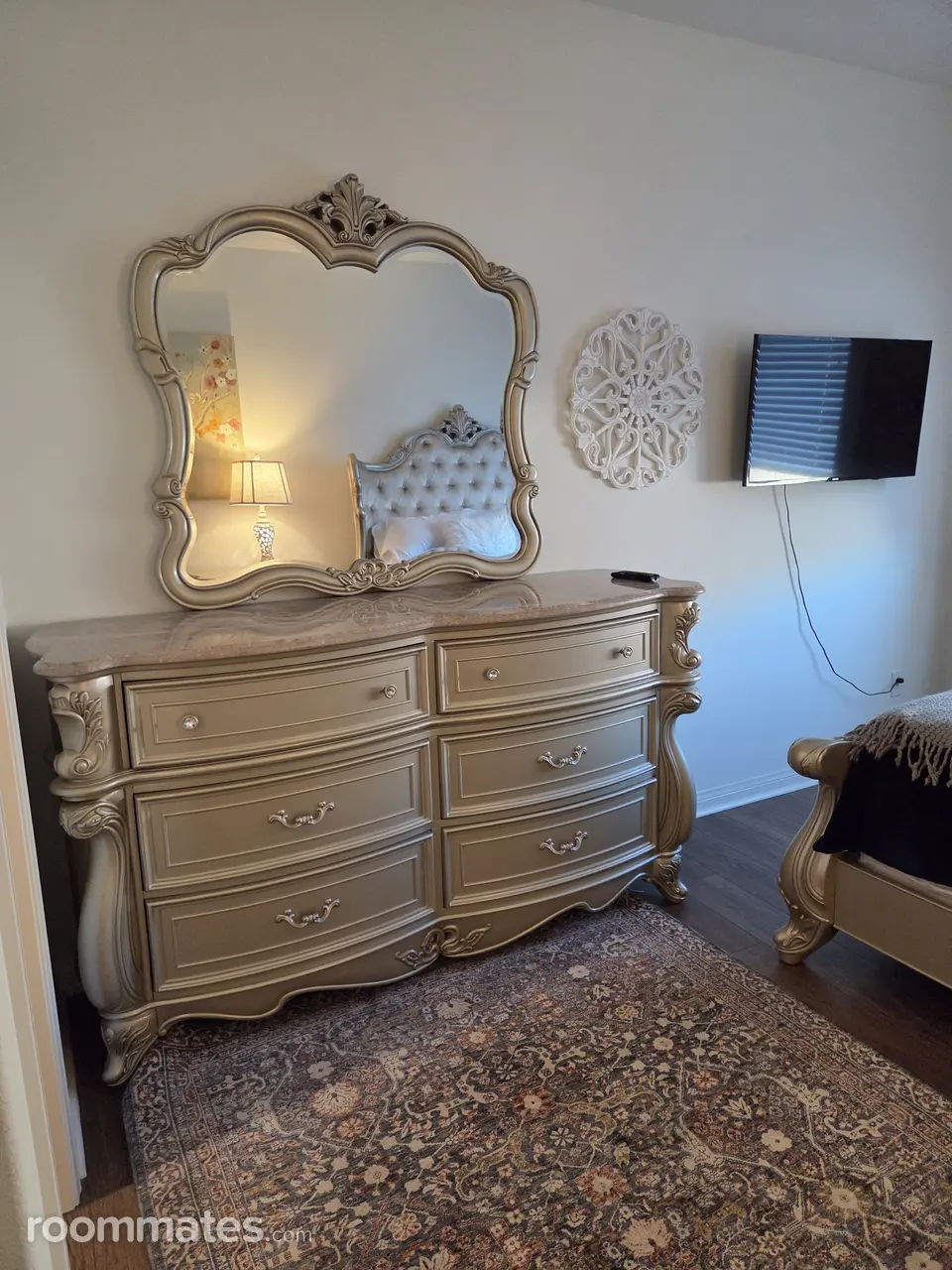 Profile photo 4 of 8