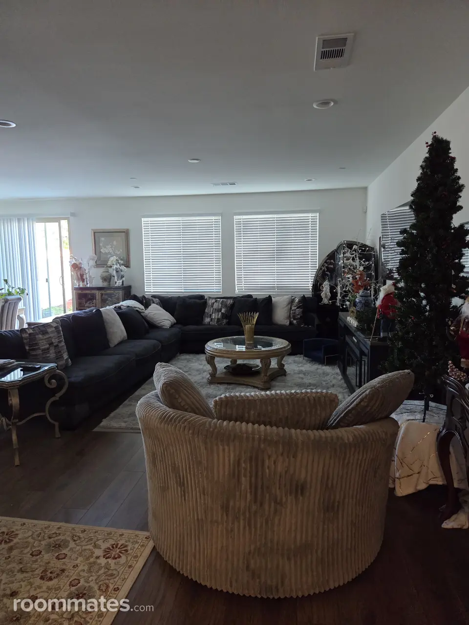 Profile photo 5 of 8