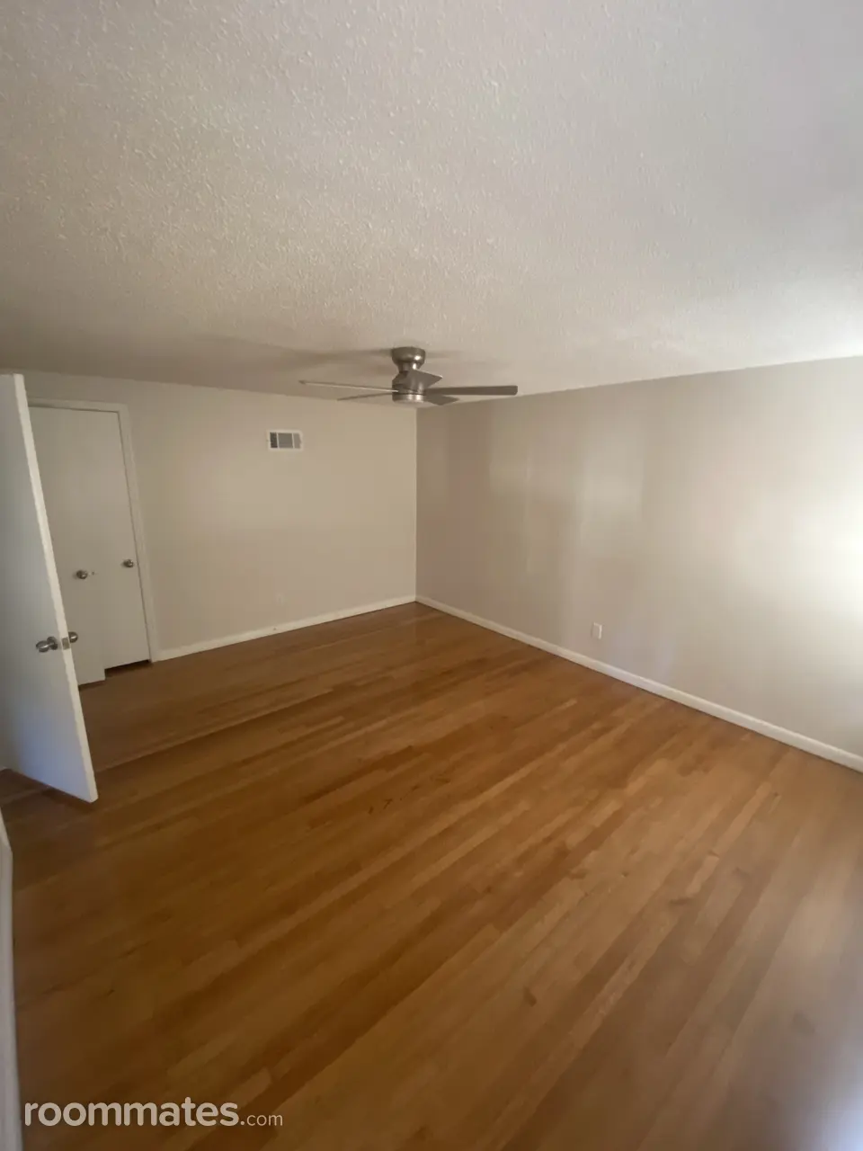 Profile photo 6 of 10