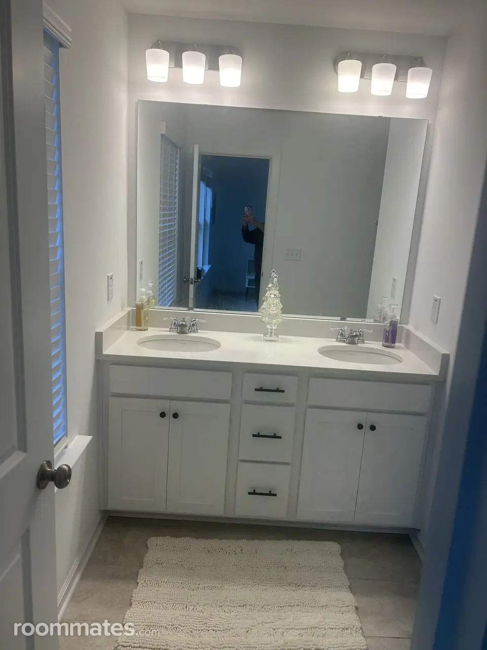 Profile photo 10 of 12