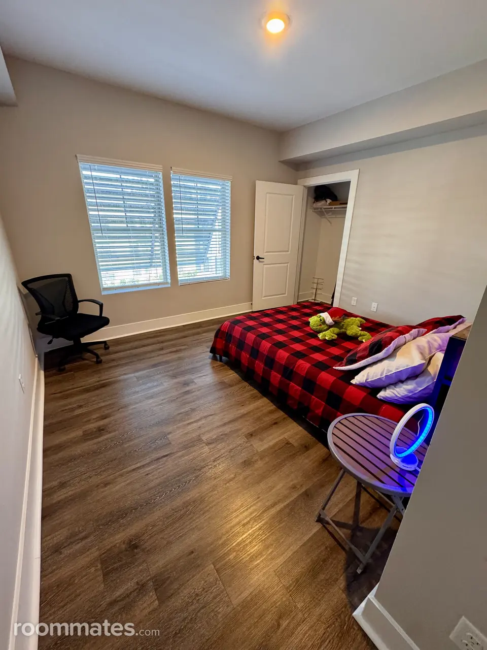 Profile photo 8 of 9