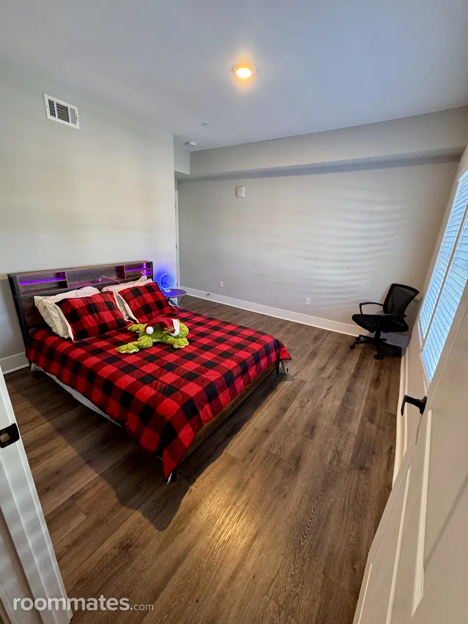 Profile photo 5 of 9