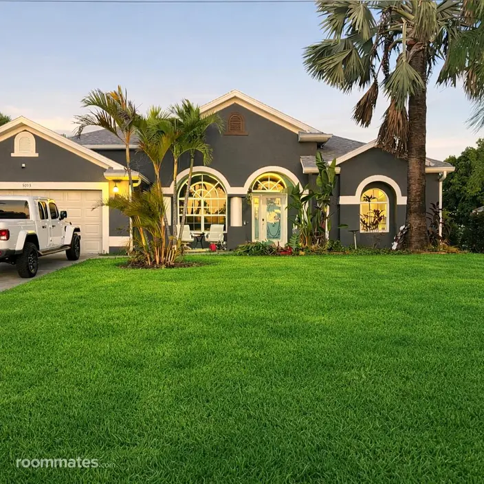 Room for rent in Cape Coral, FL $900, house