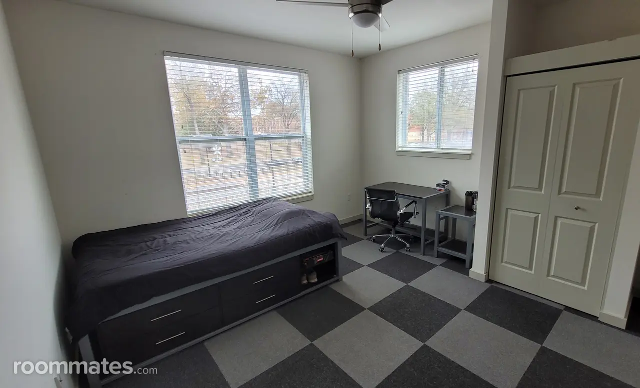 Profile photo 1 of 3