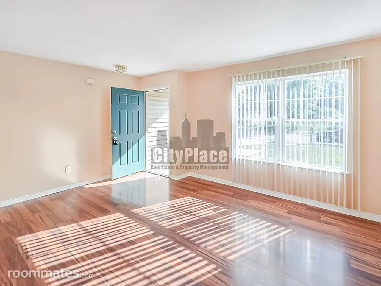 Profile photo 7 of 11