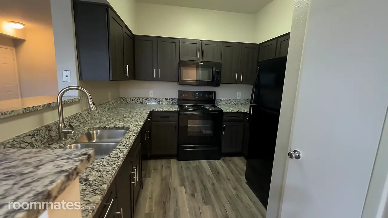 Profile photo 4 of 12