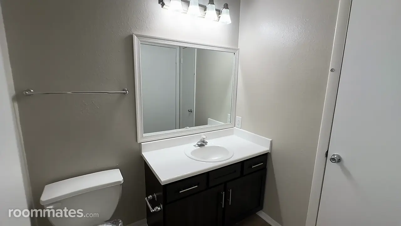 Profile photo 7 of 12