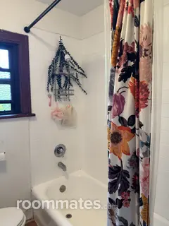 Room for rent in Seattle, WA $950, house