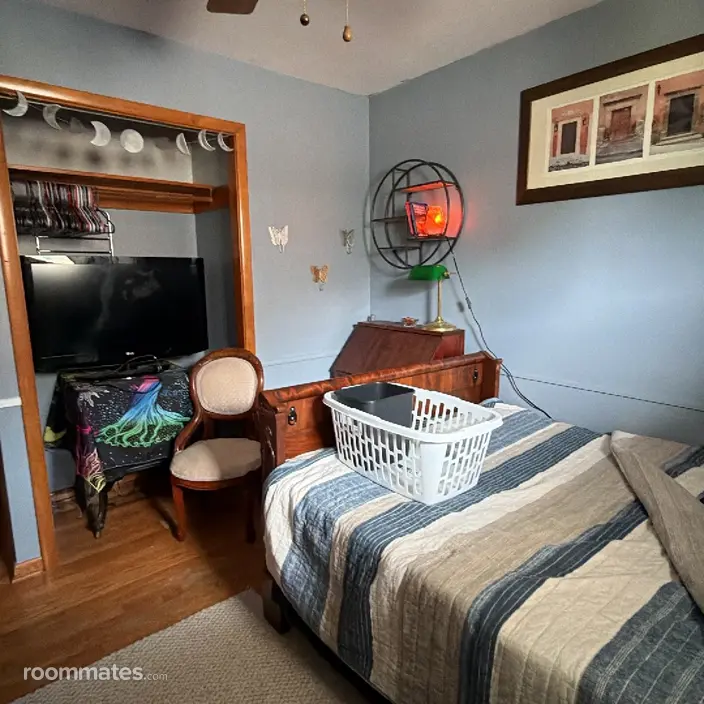 Room for rent in Garfield Heights, OH $600, house