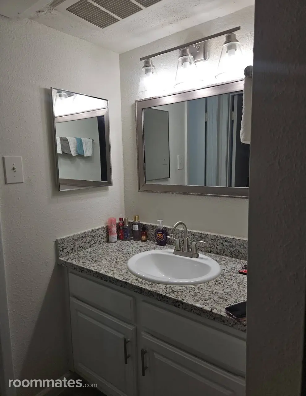 Profile photo 3 of 9