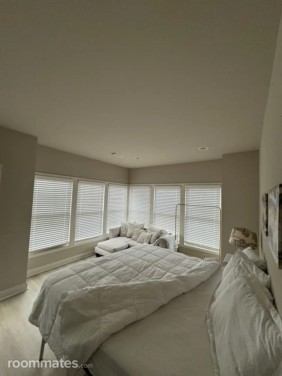 Profile photo 1 of 4