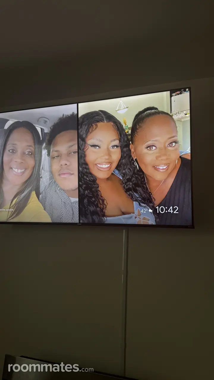 Profile photo 7 of 7