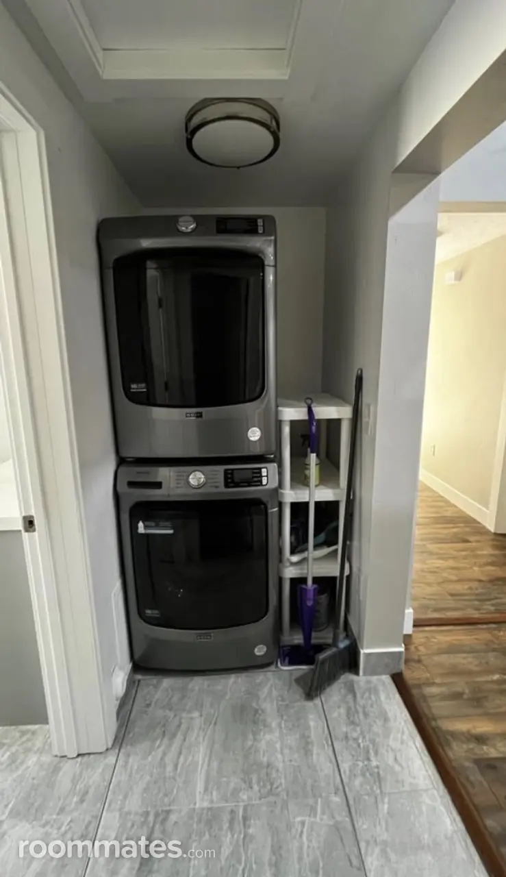 Profile photo 3 of 8