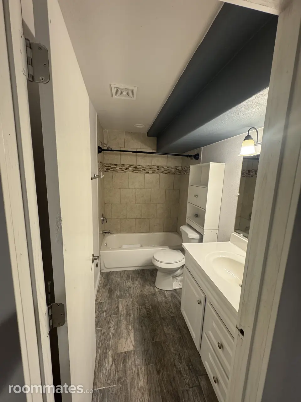 Profile photo 1 of 10