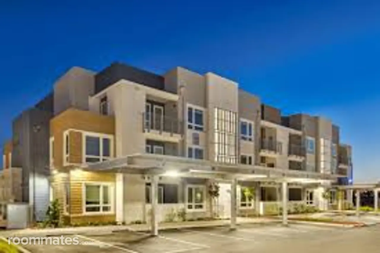 Profile photo 3 of 4