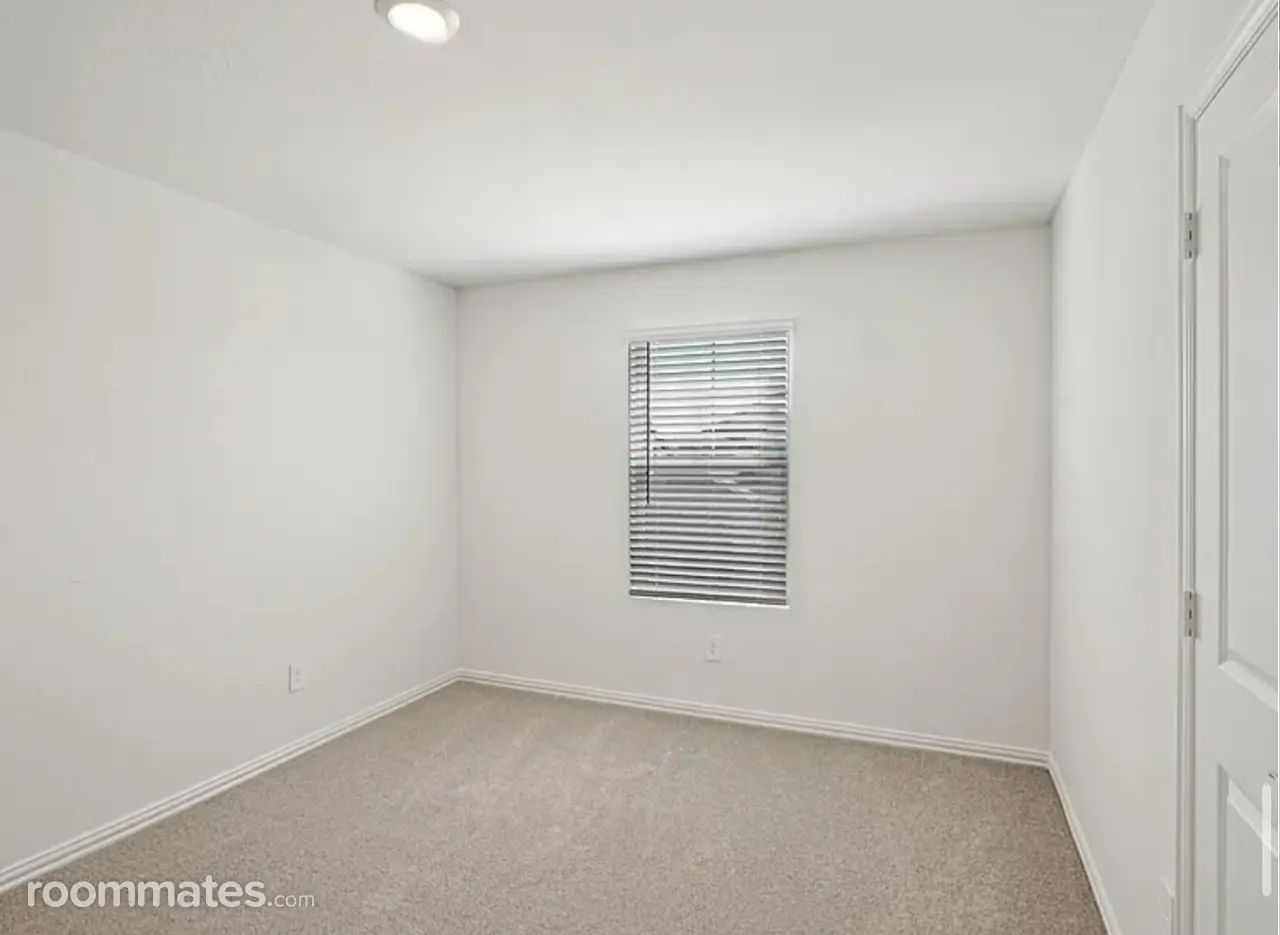 Profile photo 3 of 11