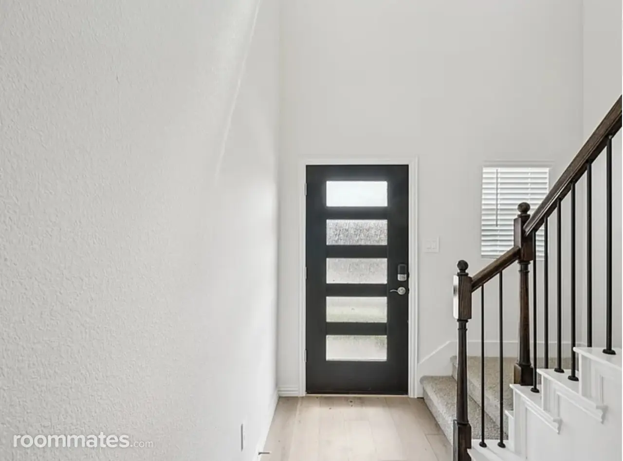 Profile photo 5 of 11