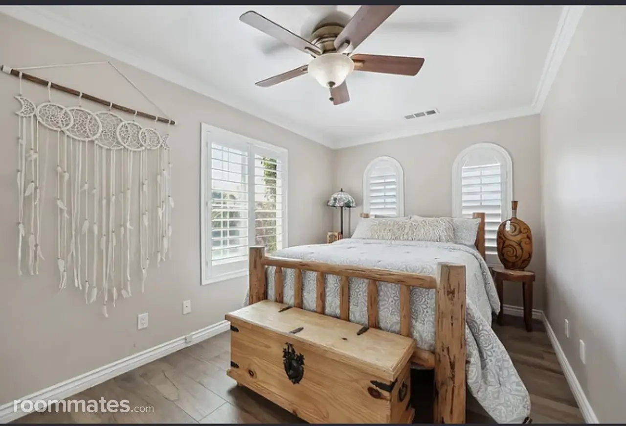 Profile photo 1 of 11