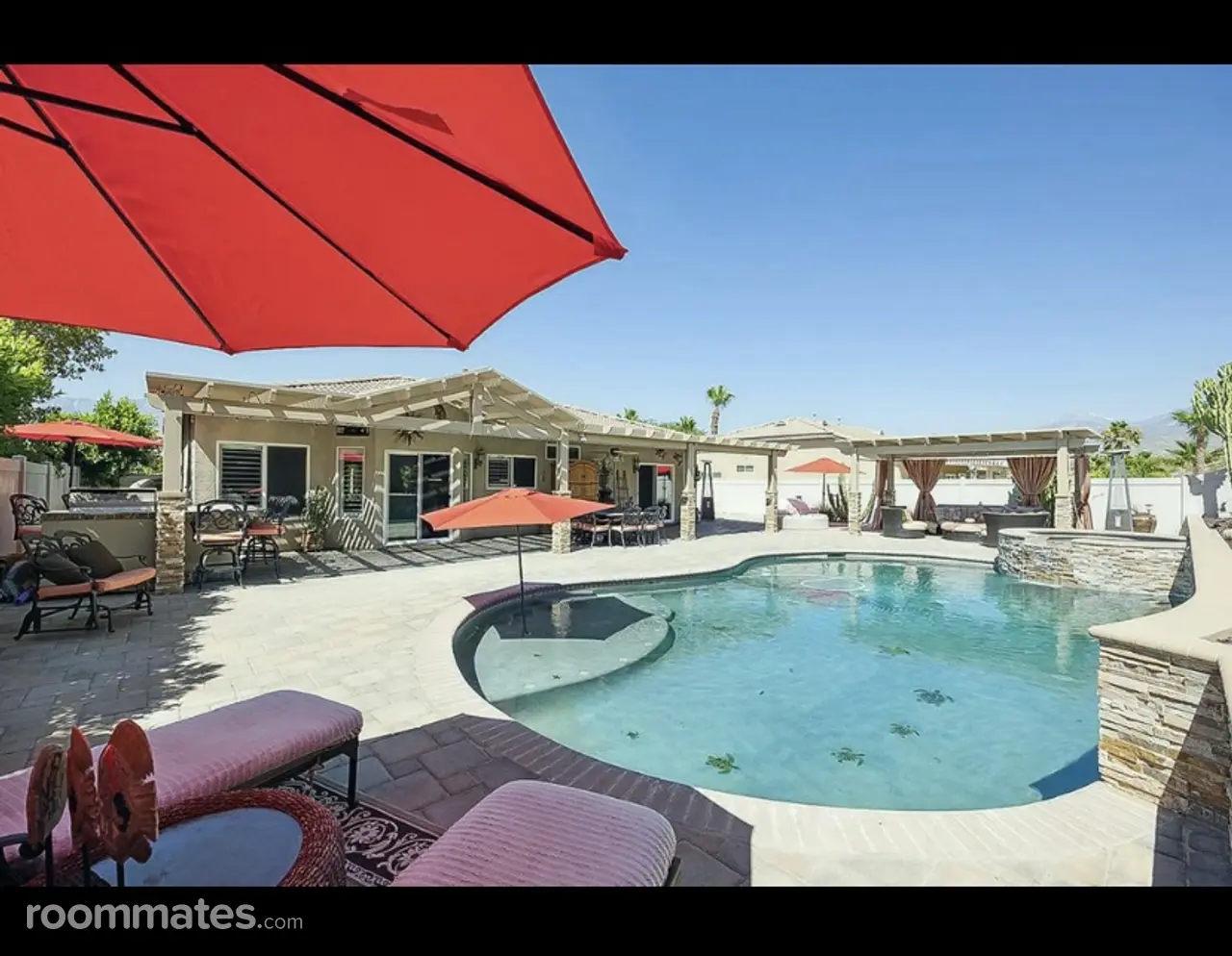 Profile photo 10 of 11