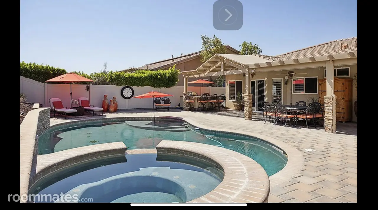 Profile photo 8 of 11