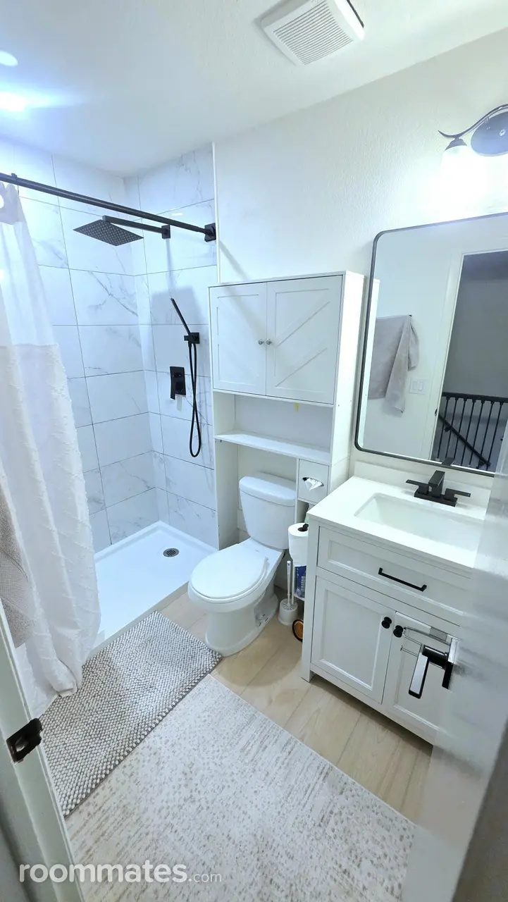 Profile photo 7 of 11