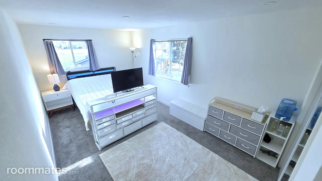 Profile photo 1 of 11