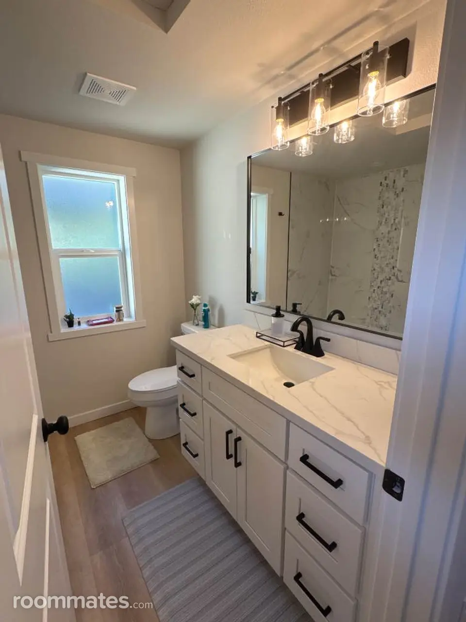 Profile photo 3 of 11