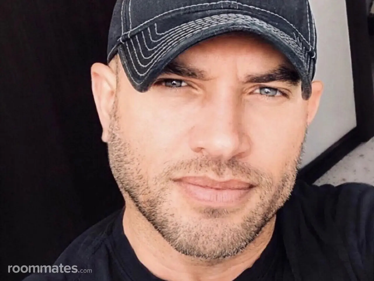 Profile photo 12 of 12