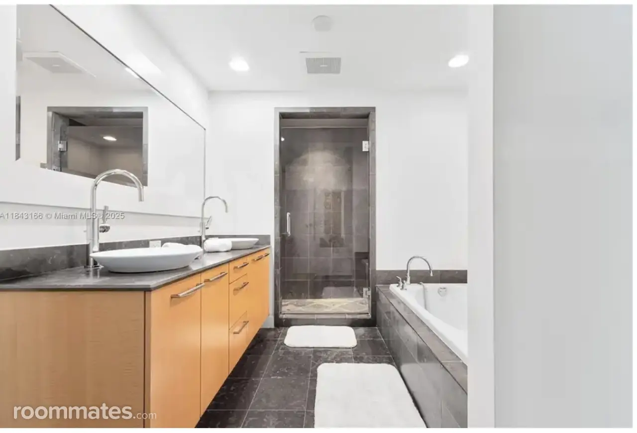 Profile photo 5 of 12