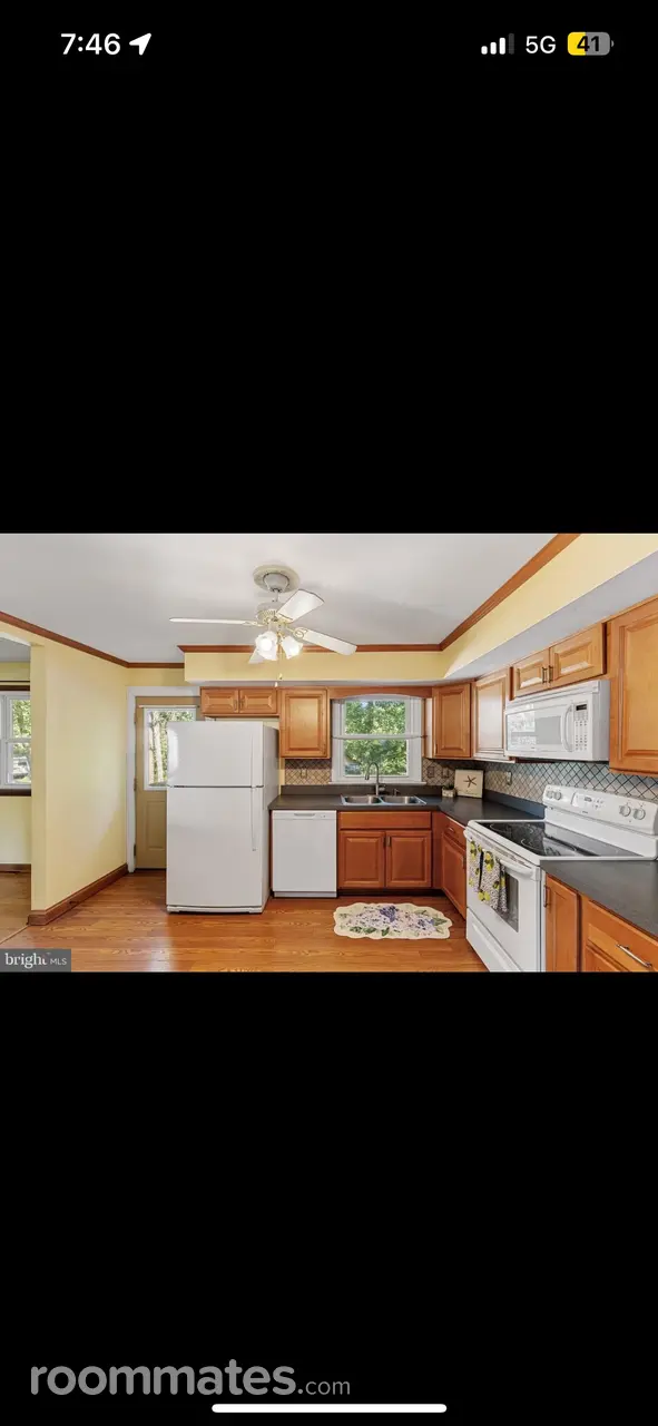 Profile photo 3 of 10