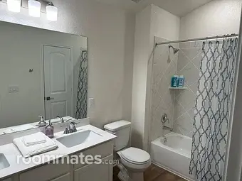 Room for rent in Austin, TX $1000, townhouse
